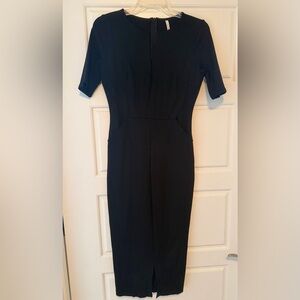 Sleek Black Midi Dress with Short Sleeves